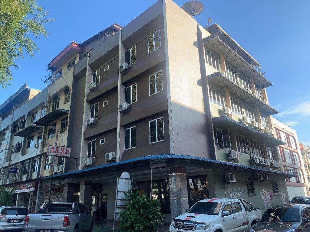 סיבו River Park Hotel מראה חיצוני תמונה
